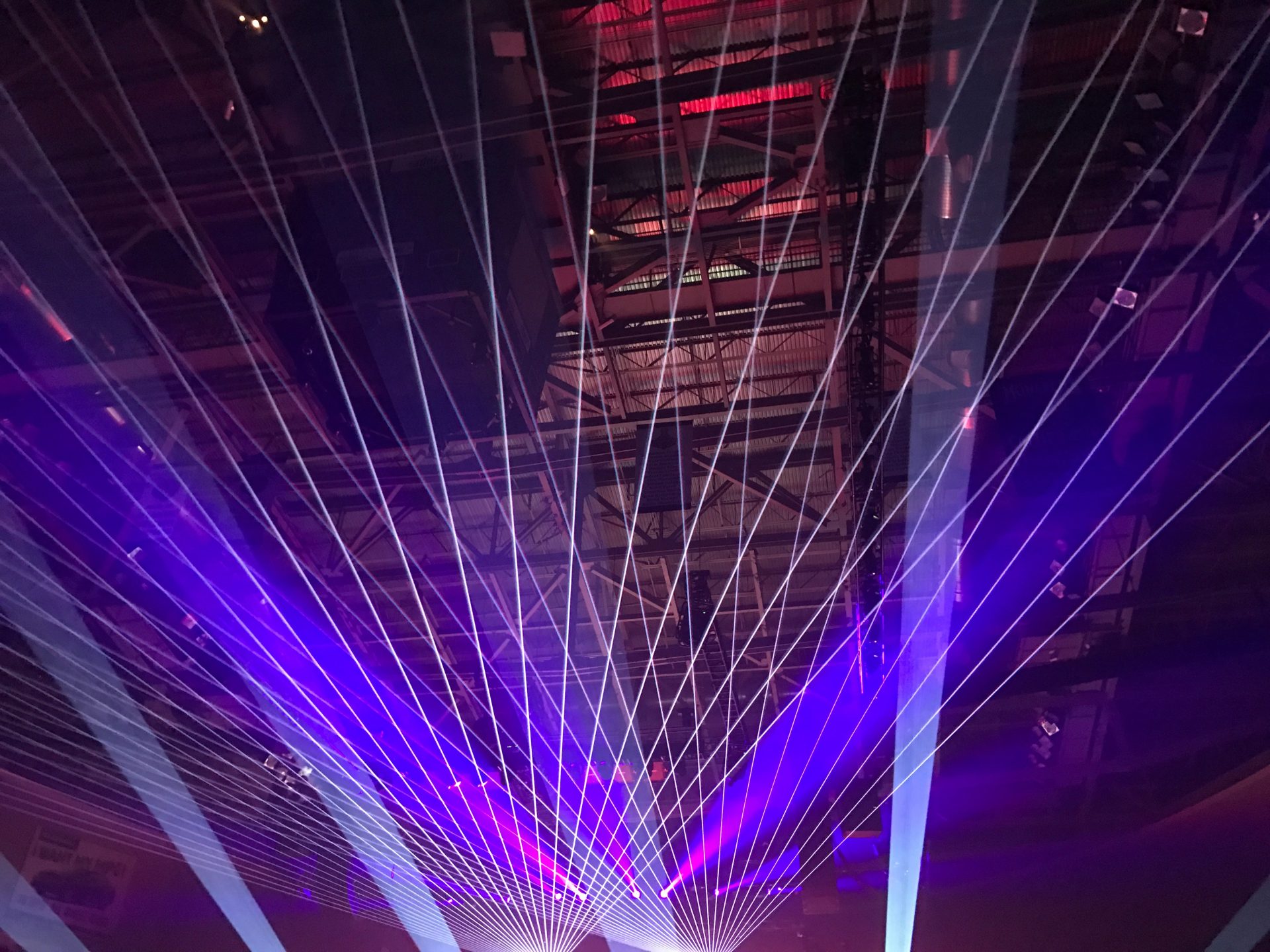 Luz láser en un concierto